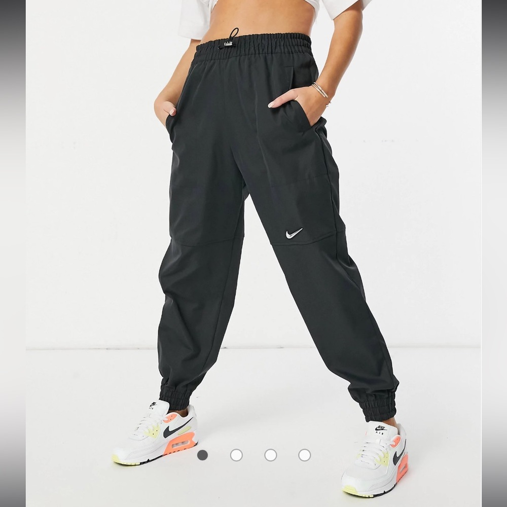 Nike Women's Black Jogger Pants